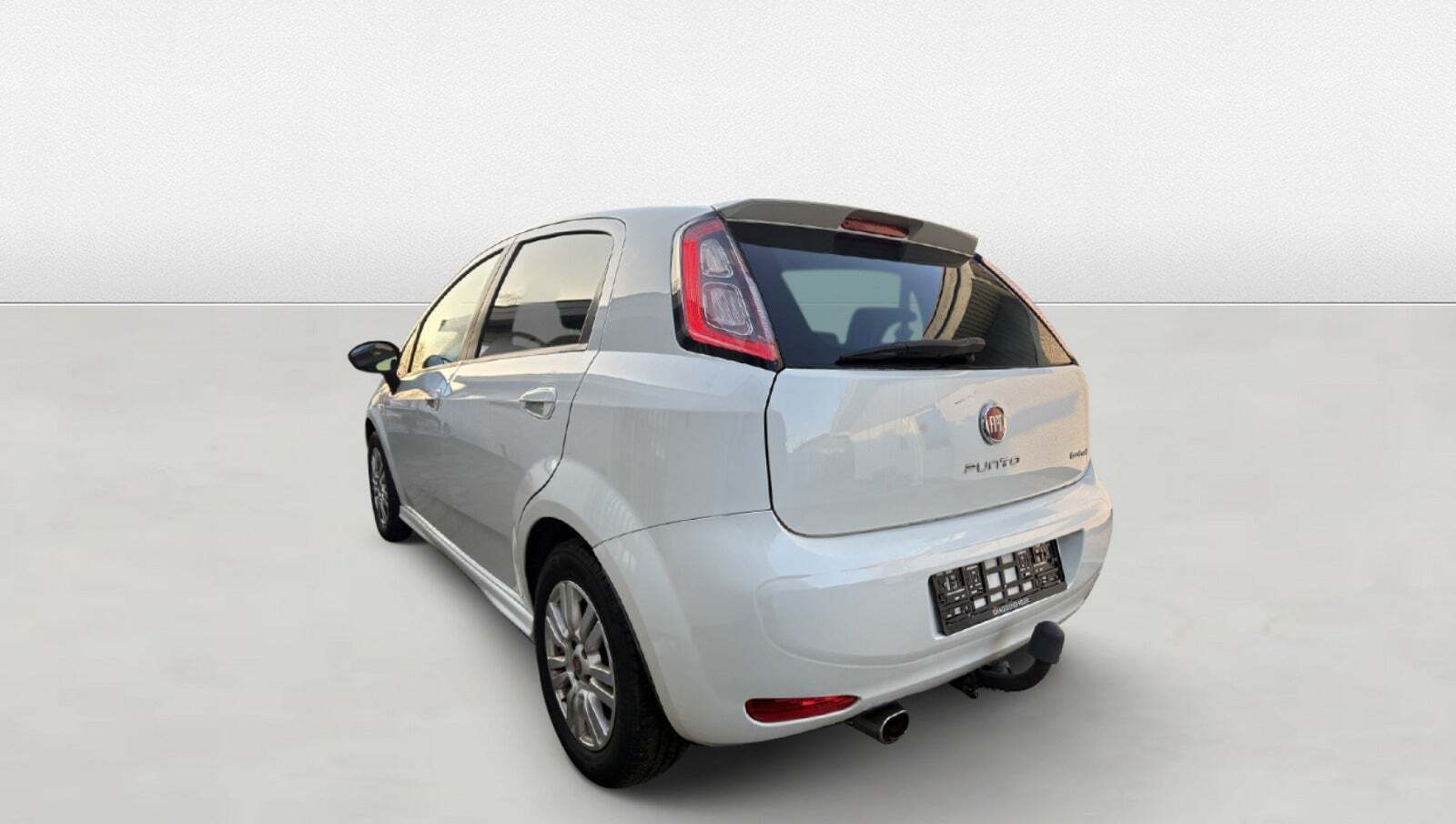 Grøn Fiat Punto fra 2015