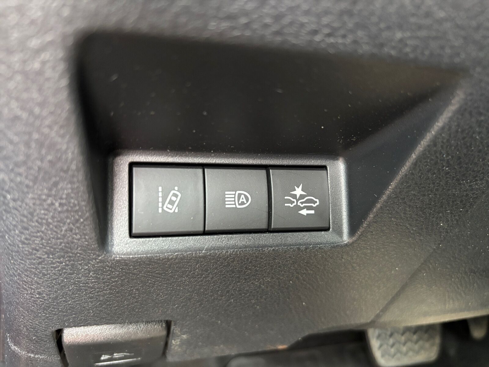 Rød Toyota Yaris fra 2020