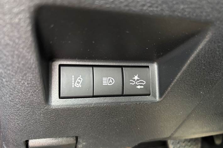 Rød Toyota Yaris fra 2020