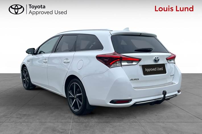Hvid Toyota Auris fra 2019