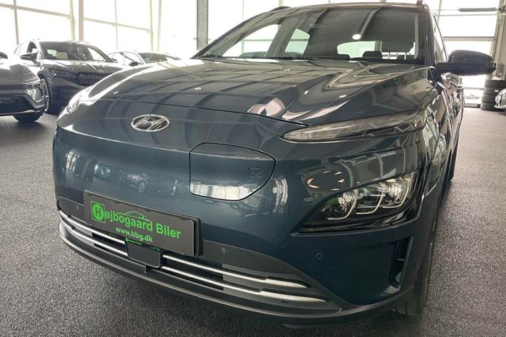 Blå Hyundai Kona fra 2022