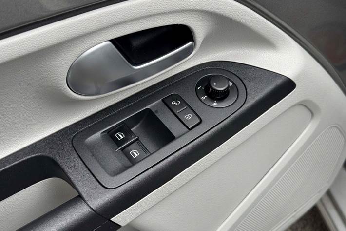 Sølv Seat Mii fra 2019