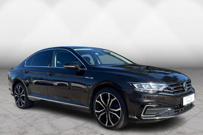 Brun VW Passat fra 2020