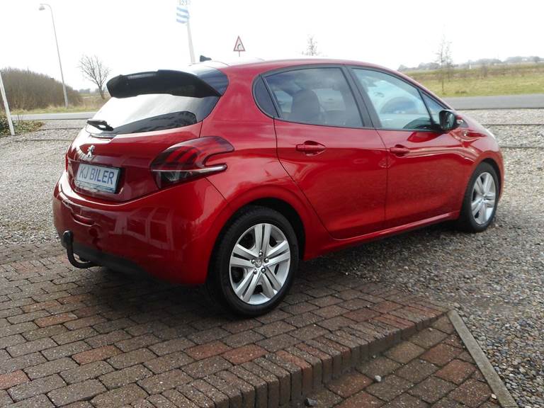 Peugeot 208 1,5 BlueHDi 100 Signature Sky