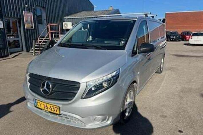 Sølv Mercedes Vito 116 fra 2020