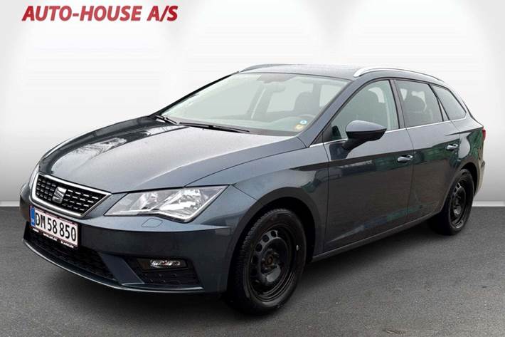 Grå Seat Leon fra 2019 set udefra