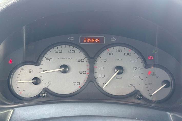 Grå Citroën Berlingo fra 2007