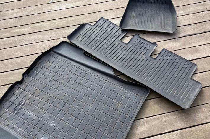 Grå Tesla Model 3 fra 2020