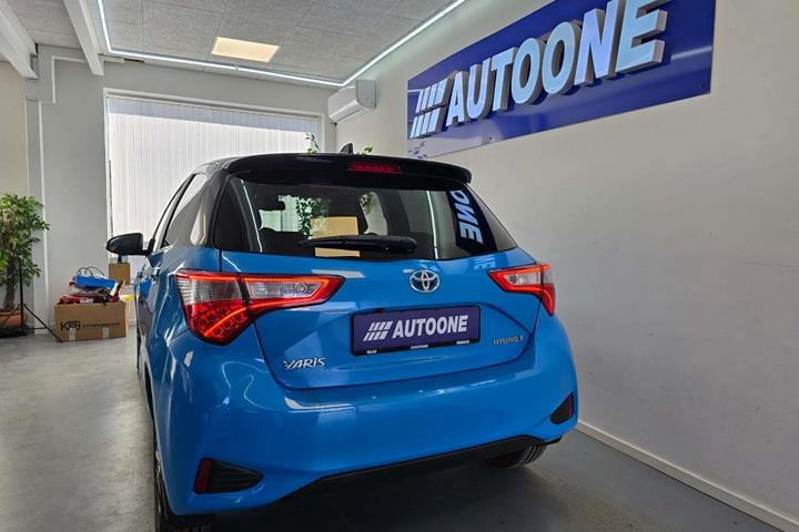 Blå Toyota Yaris fra 2019