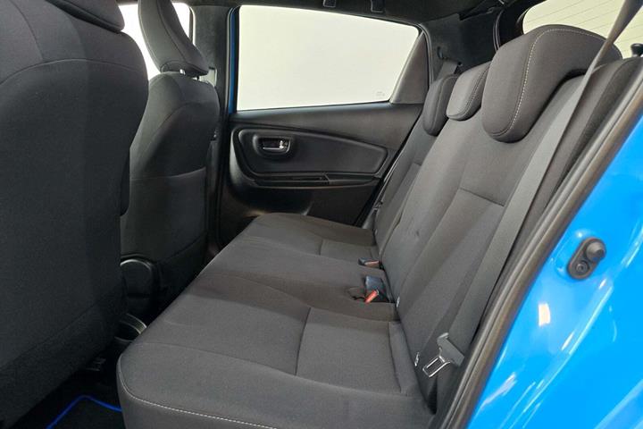 Blå Toyota Yaris fra 2019