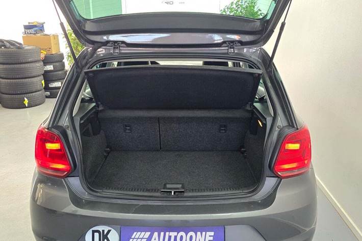 Grå VW Polo fra 2015