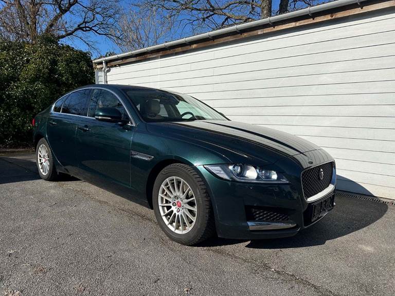 Jaguar XF 2,0 D180 Prestige