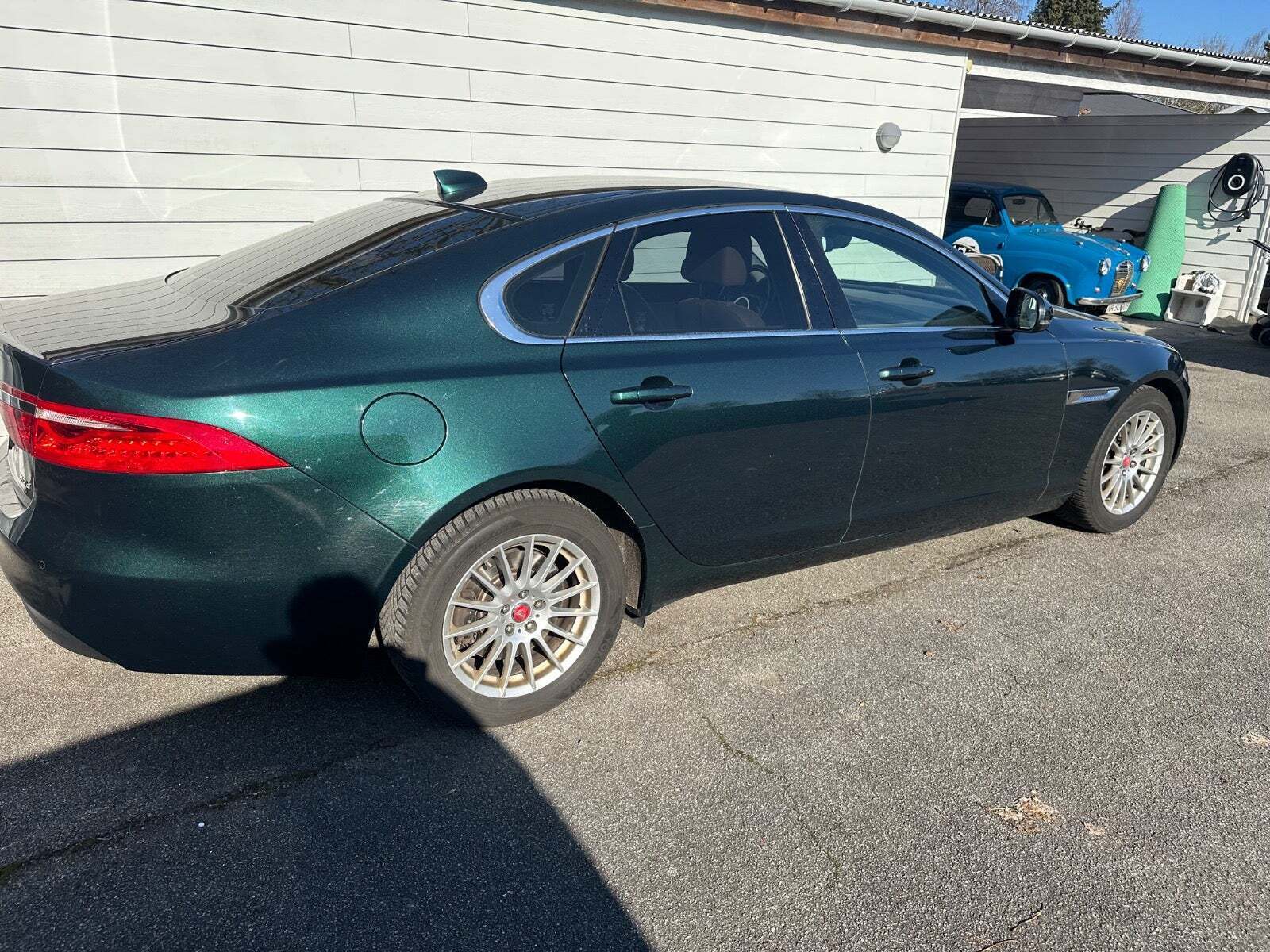 Grøn Jaguar XF fra 2017
