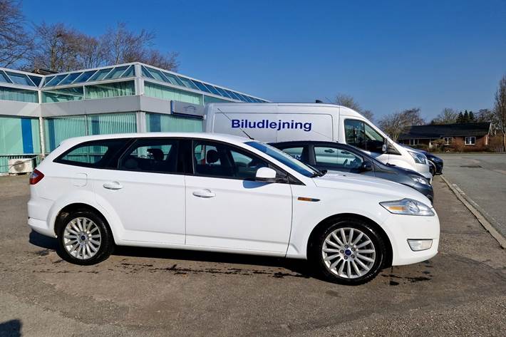 Hvid Ford Mondeo fra 2008
