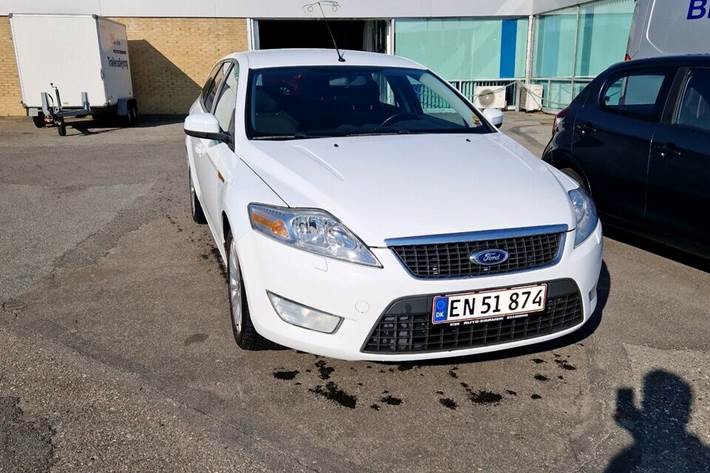 Hvid Ford Mondeo fra 2008