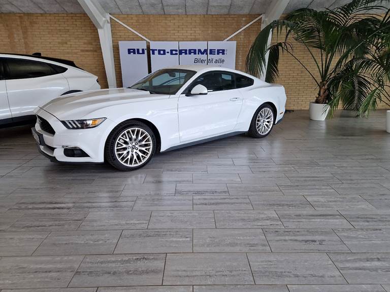 Ford Mustang 2,3 EcoBoost 314HK 2d 6g