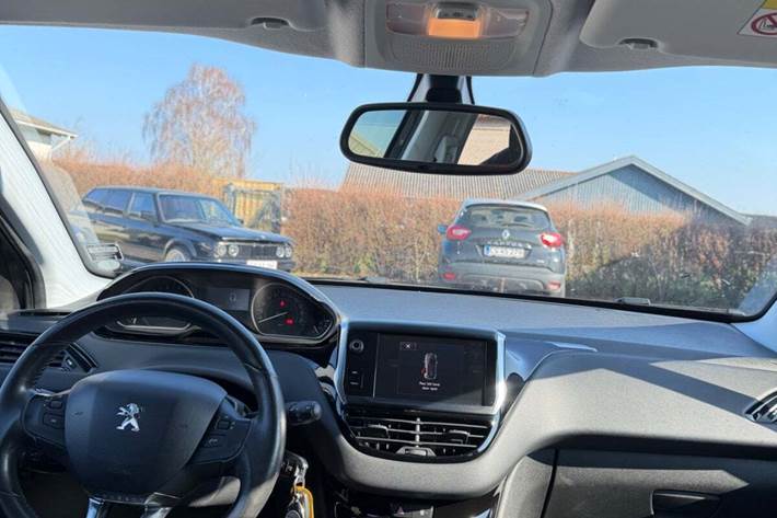 undefined Peugeot 208 fra 2017