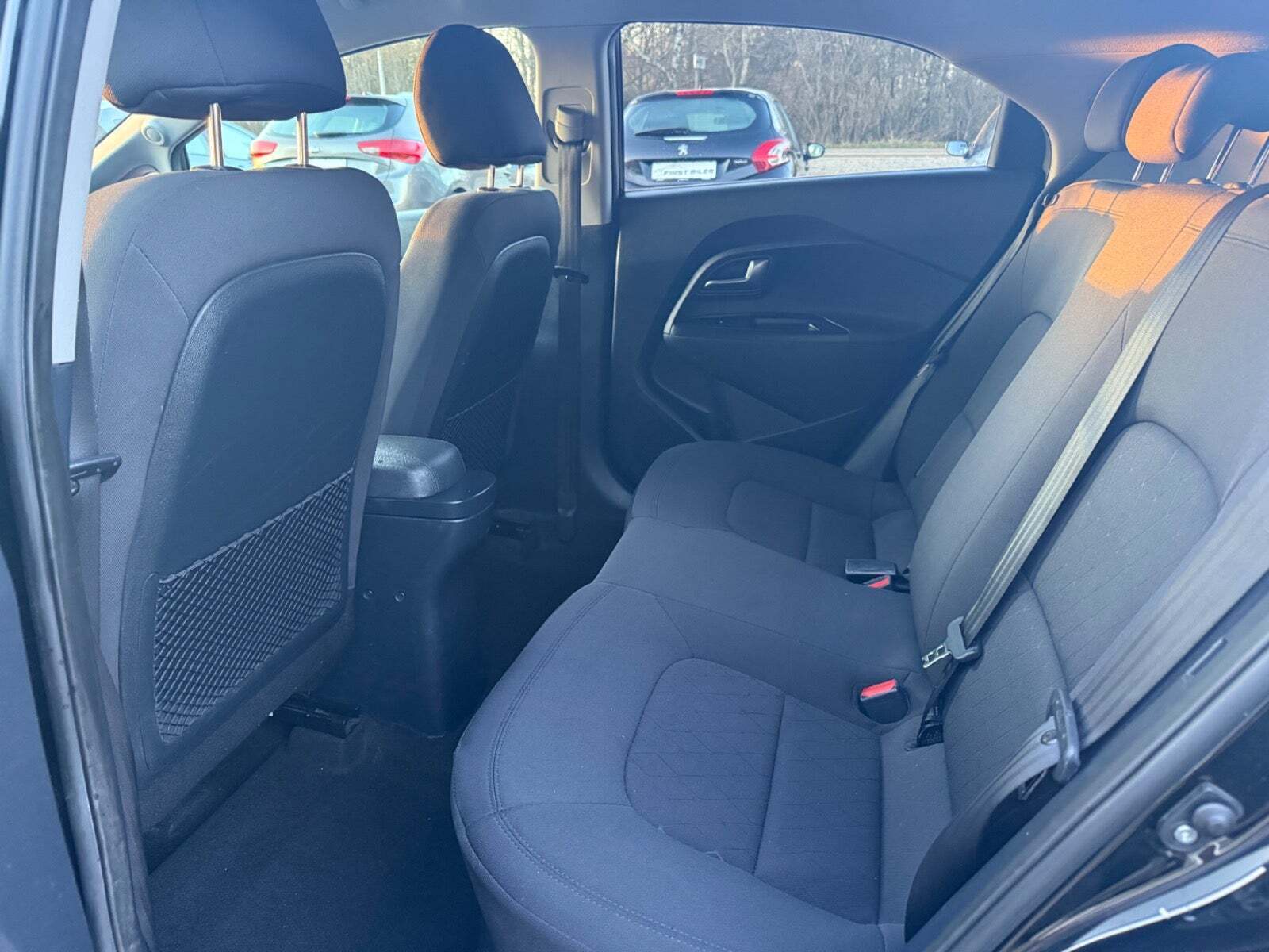 Grøn Kia Rio fra 2015