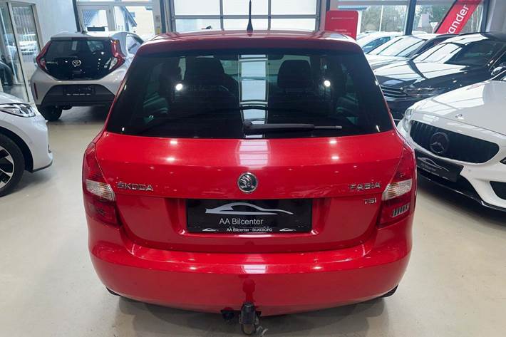 Rød Skoda Fabia fra 2014