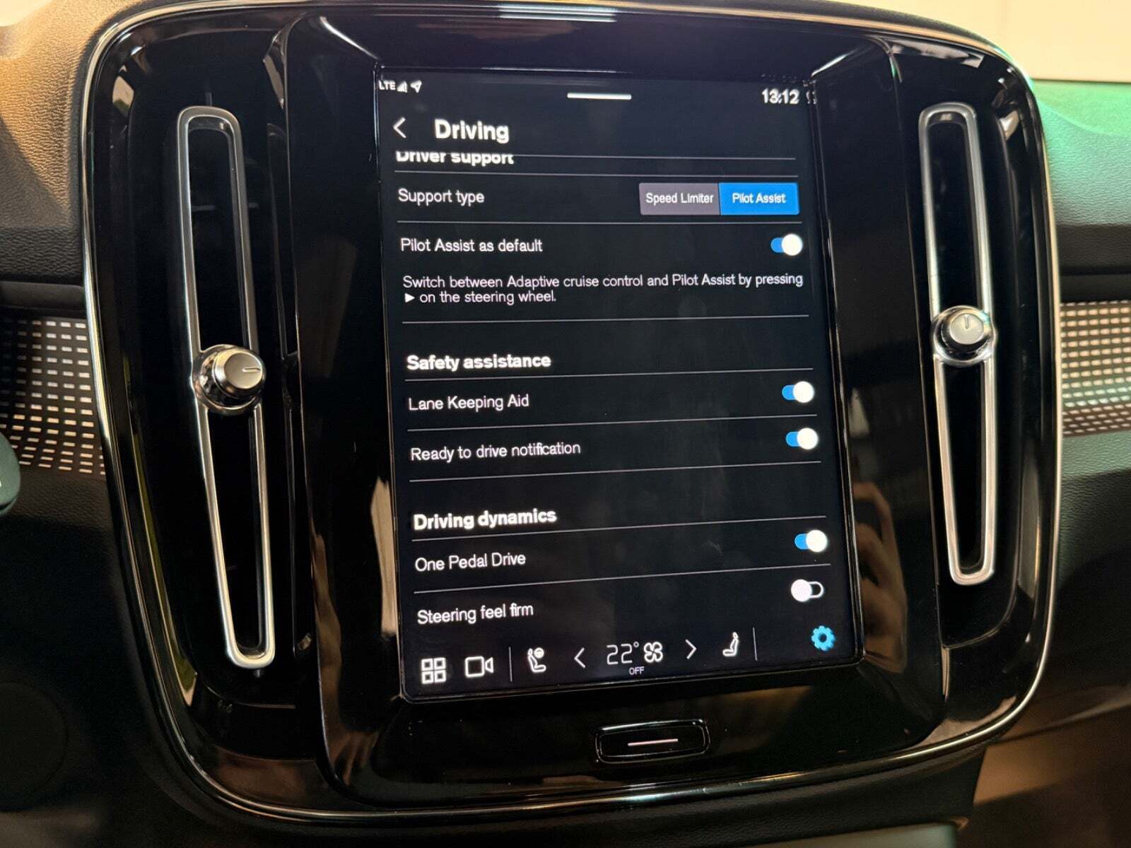 Hvid Volvo XC40 fra 2022