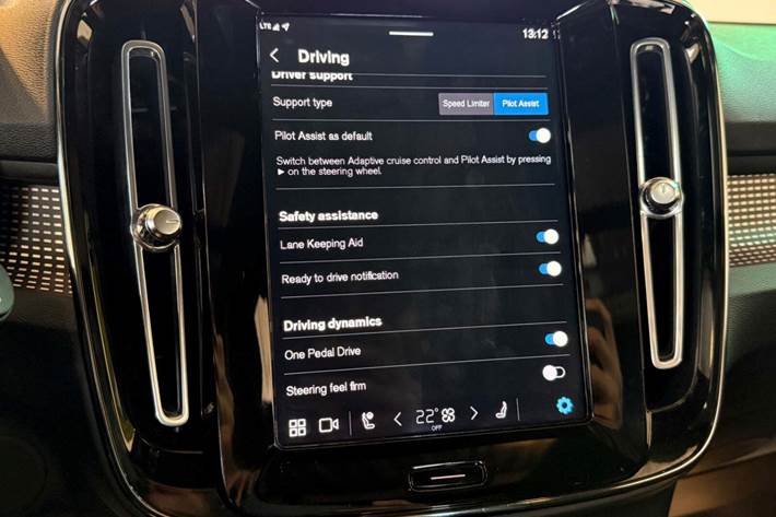 Hvid Volvo XC40 fra 2022