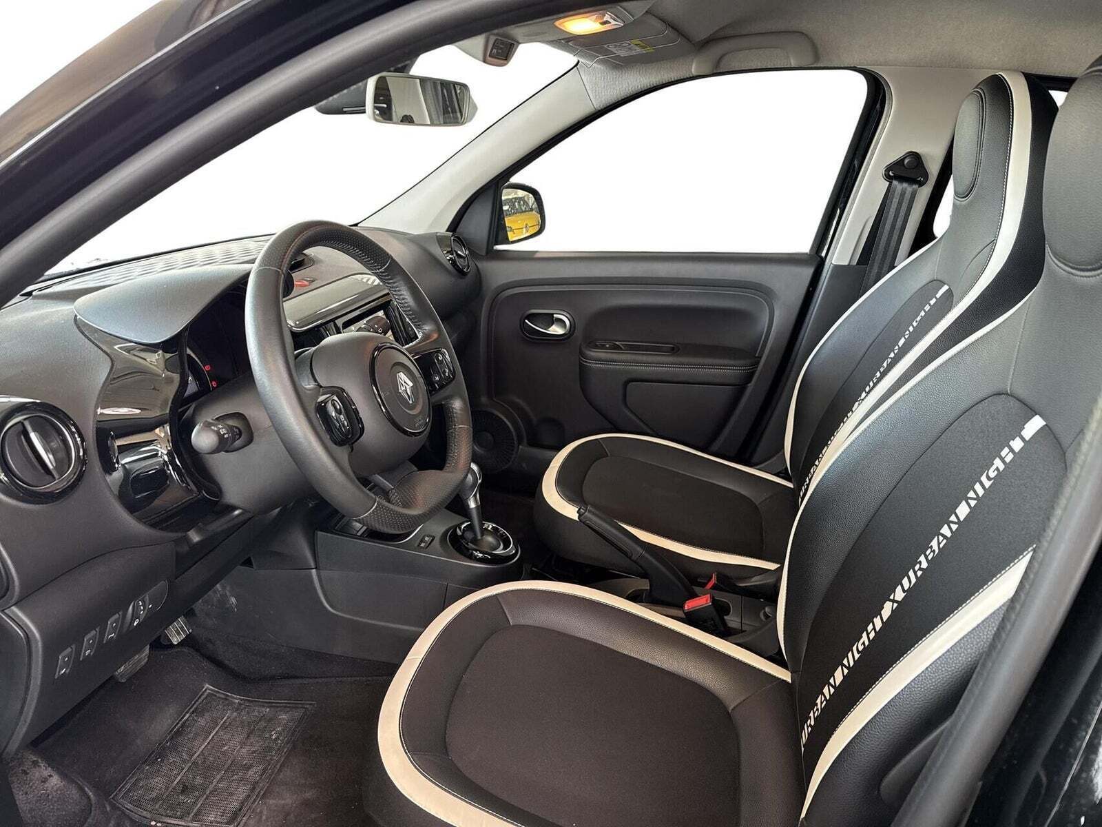 Sort Renault Twingo fra 2023
