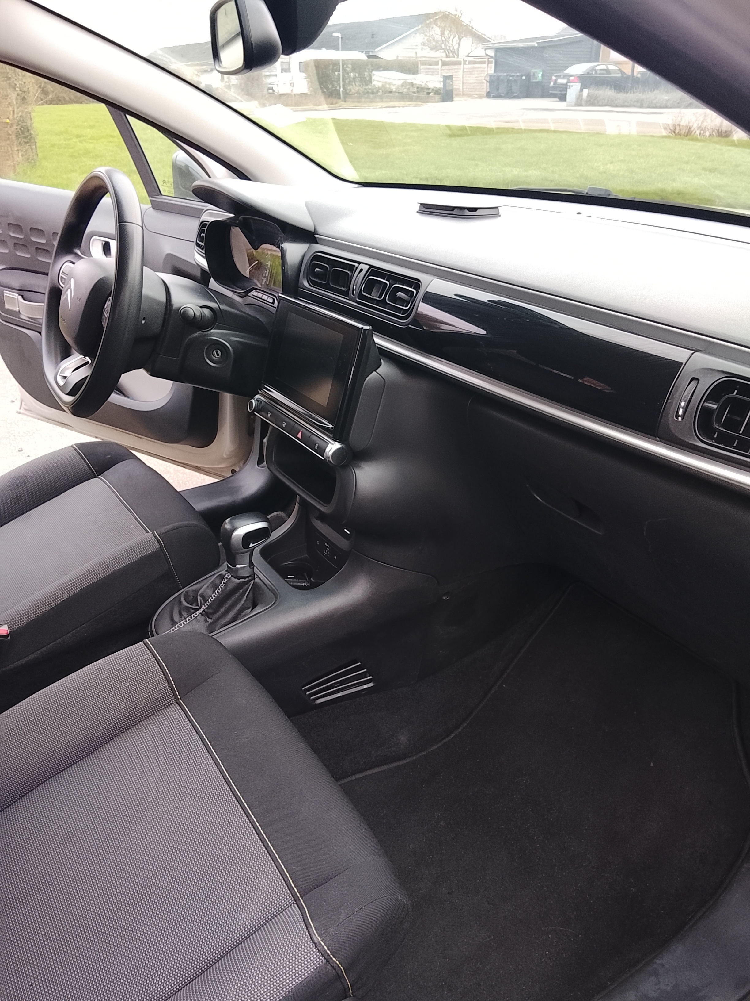 Citroën C3 1,2 PureTech 110 hk 4-dørs m. bagklap EAT6