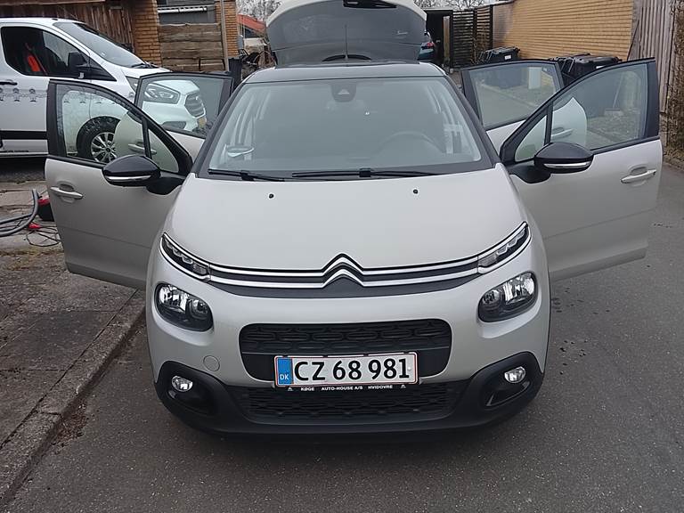 Citroën C3 1,2 PureTech 110 hk 4-dørs m. bagklap EAT6