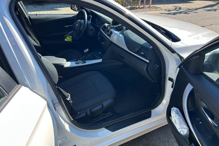 Hvid BMW 320d fra 2013