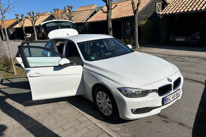 Hvid BMW 320d fra 2013