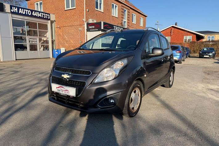 Grå Chevrolet Spark fra 2014