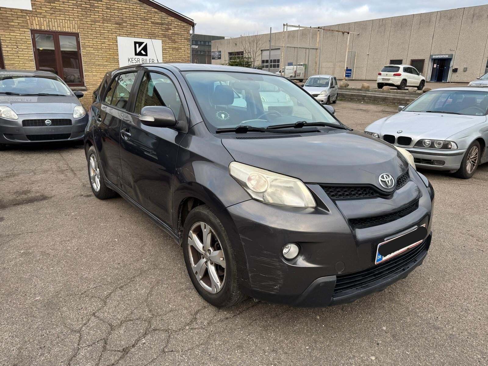 undefined Toyota Urban Cruiser fra 2009 set udefra