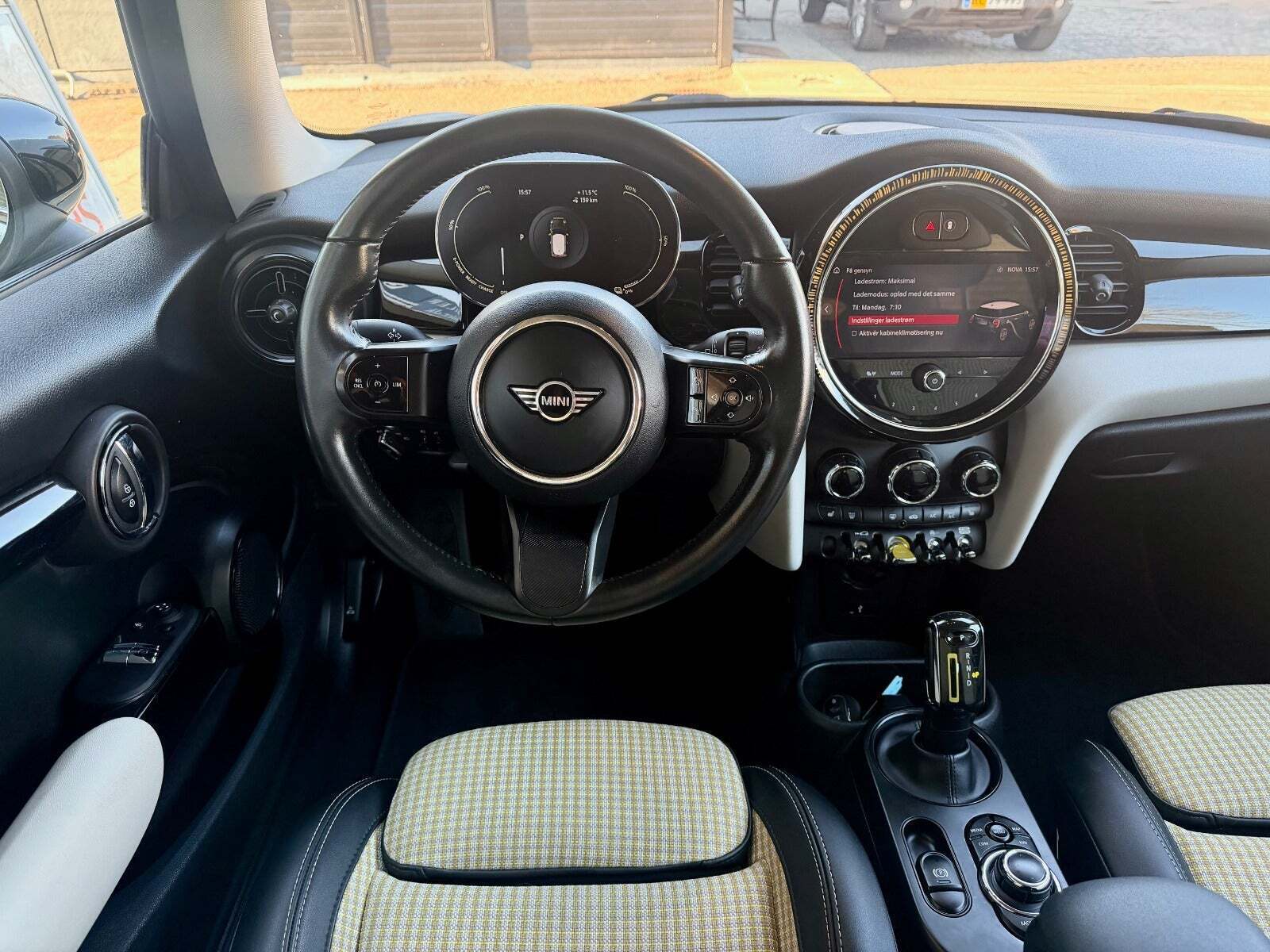 Mini Cooper SE Classic Trim