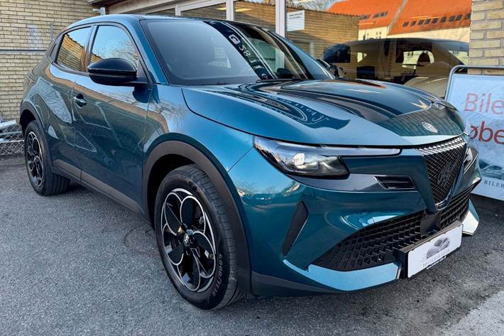 Grøn Alfa Romeo Junior fra 2025