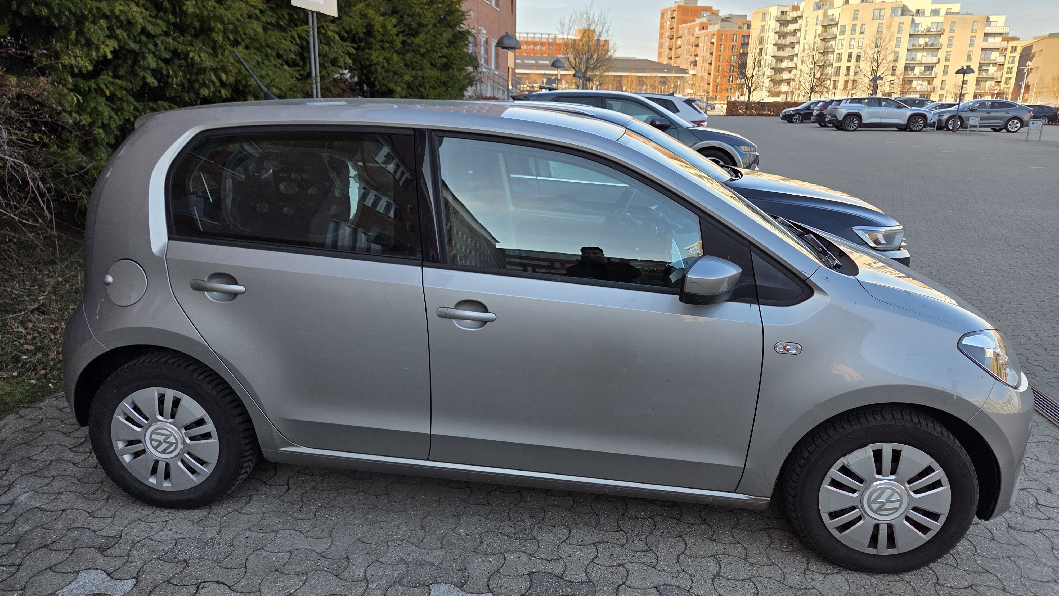 Grå VW UP! fra 2015