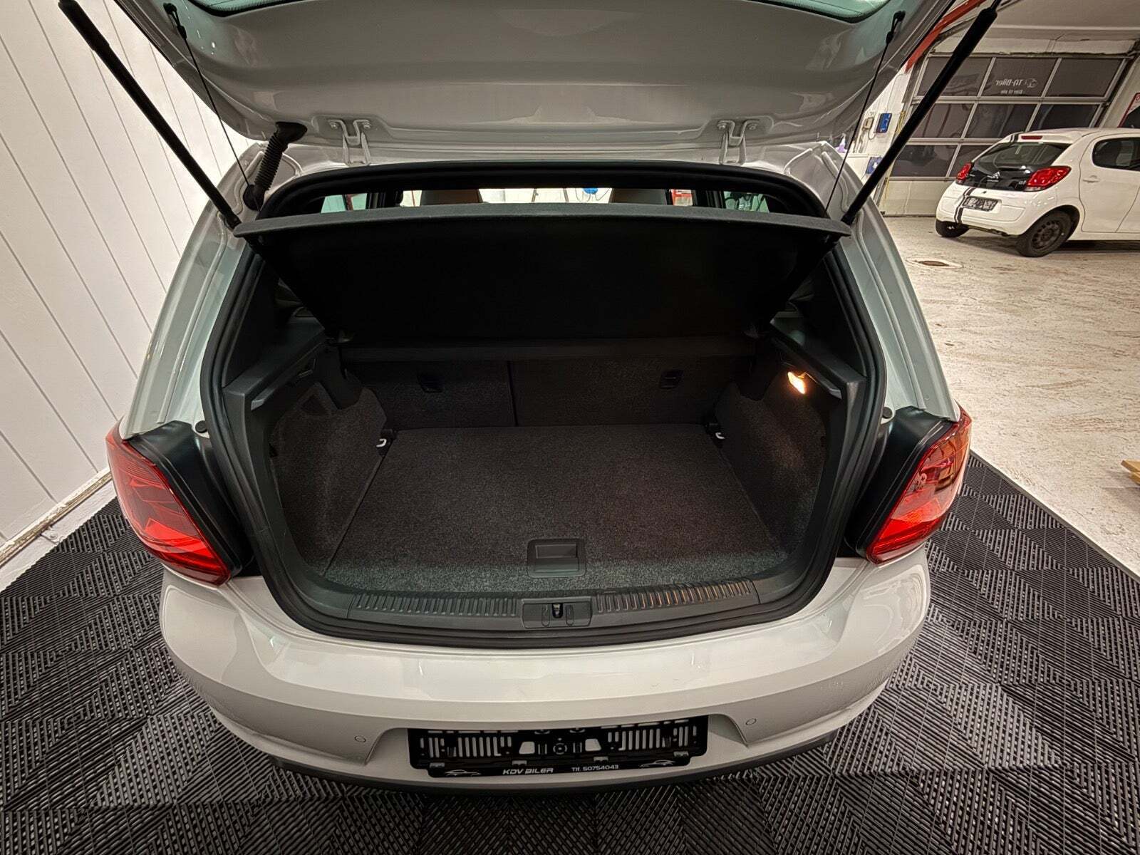 Hvid VW Polo fra 2017