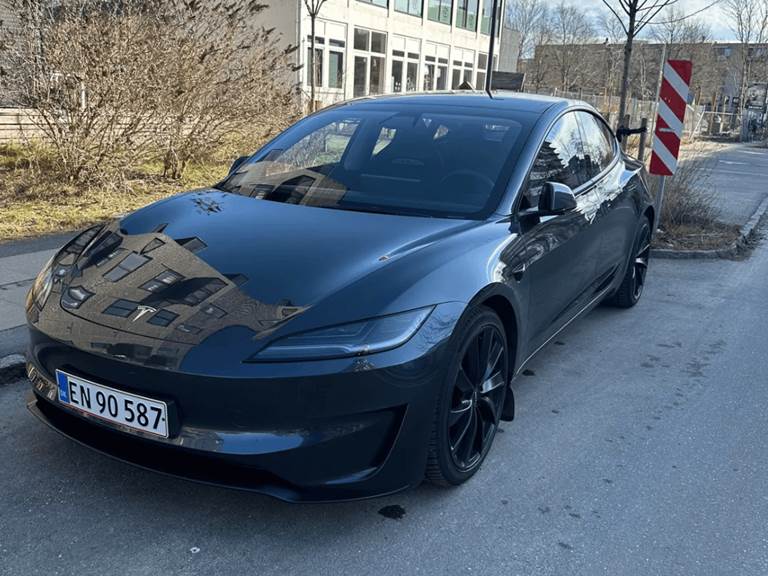 Tesla Model 3 Performance AWD