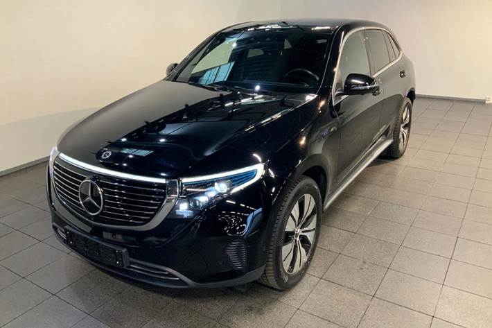 Sort Mercedes EQC400 fra 2021 set udefra