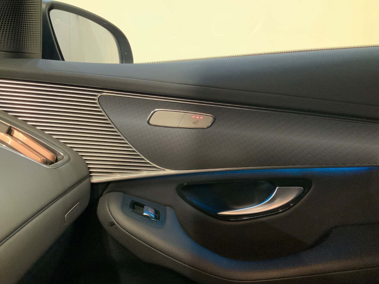 Sort Mercedes EQC400 fra 2021