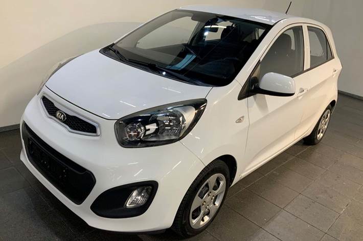 Hvid Kia Picanto fra 2013 set udefra