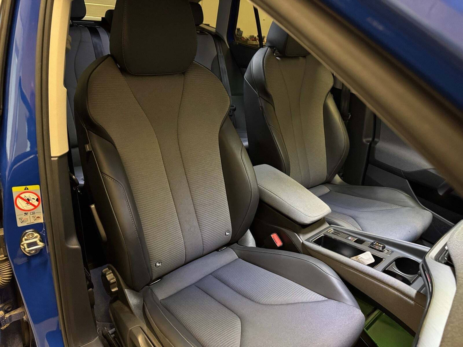 Blå Skoda Enyaq fra 2022