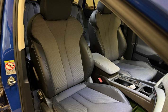 Blå Skoda Enyaq fra 2022