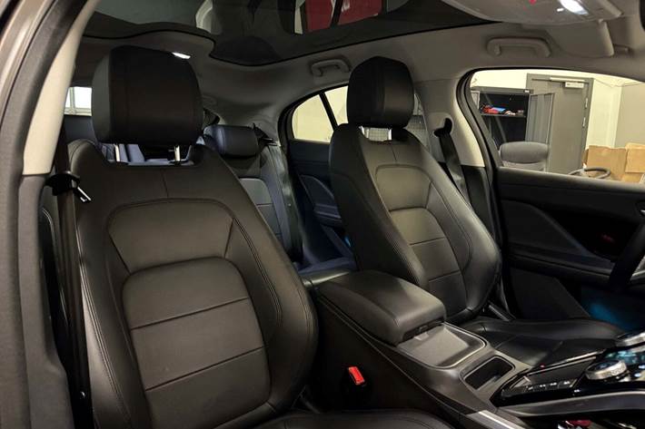 Grå Jaguar I-Pace fra 2019