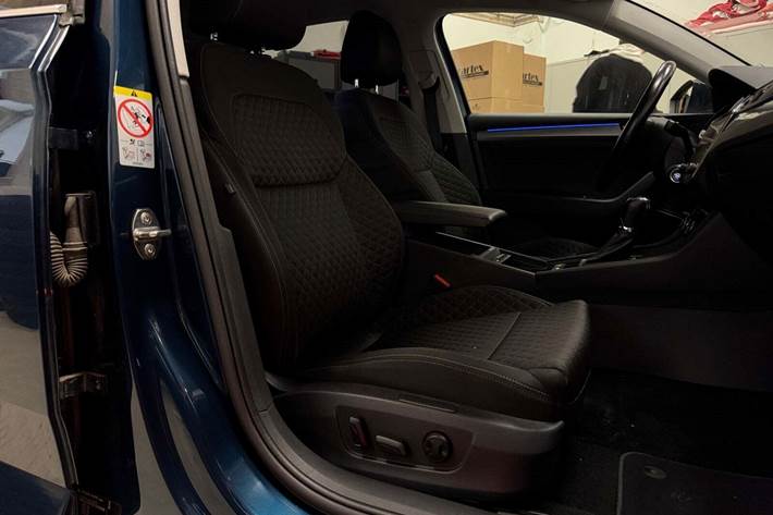 Blå Skoda Superb fra 2019