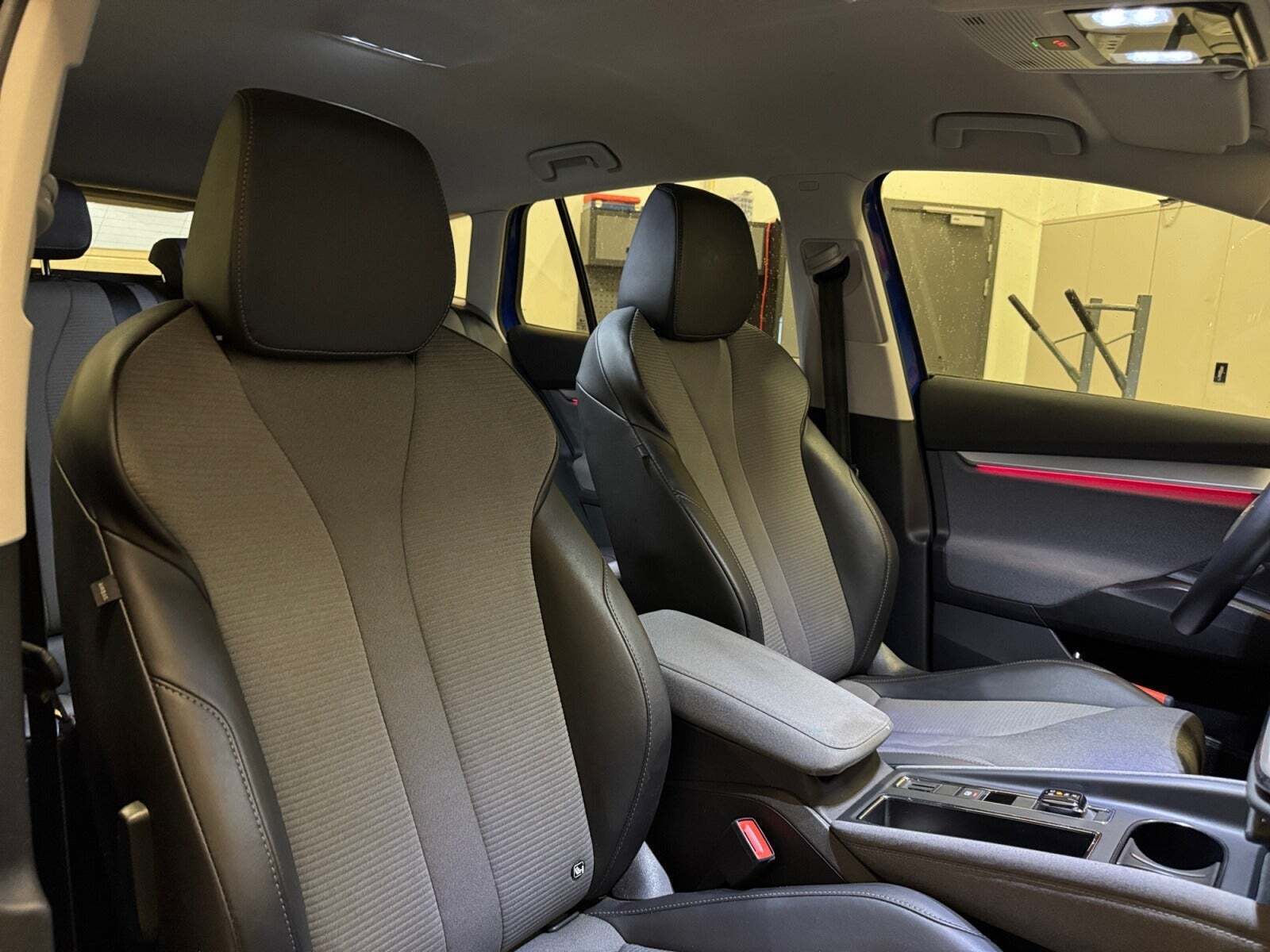 Blå Skoda Enyaq fra 2022