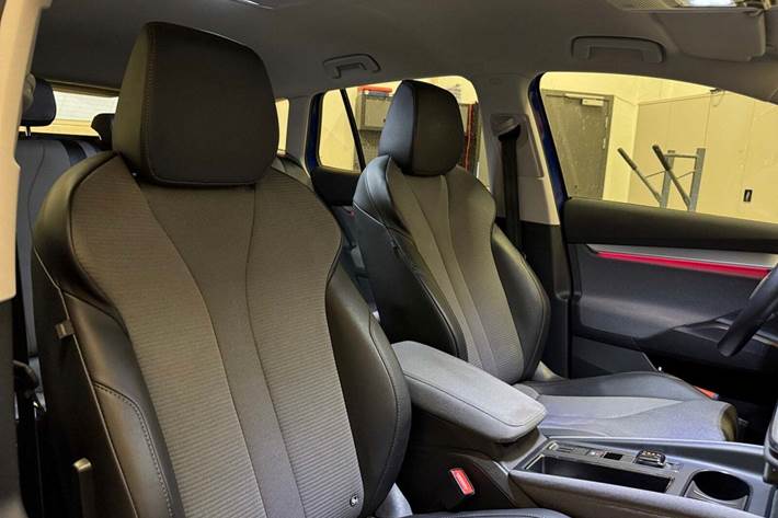 Blå Skoda Enyaq fra 2022