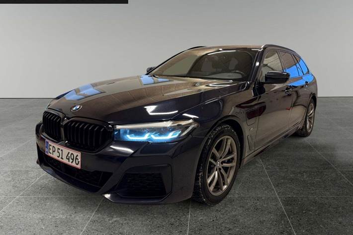 Sort BMW 530e fra 2021