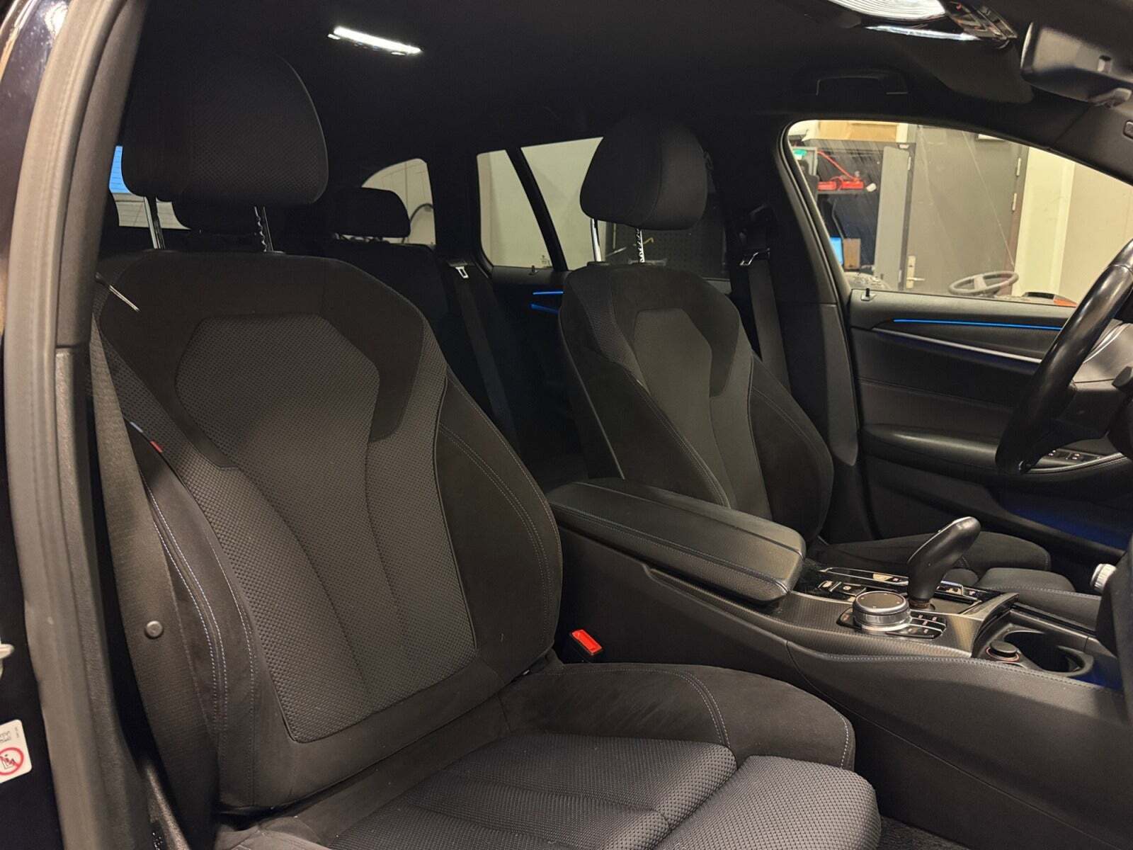 Sort BMW 530e fra 2021