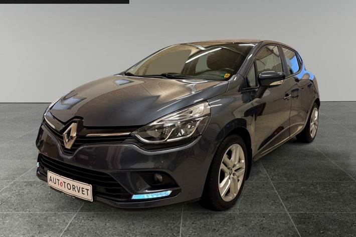 Grå Renault Clio IV fra 2016 set udefra