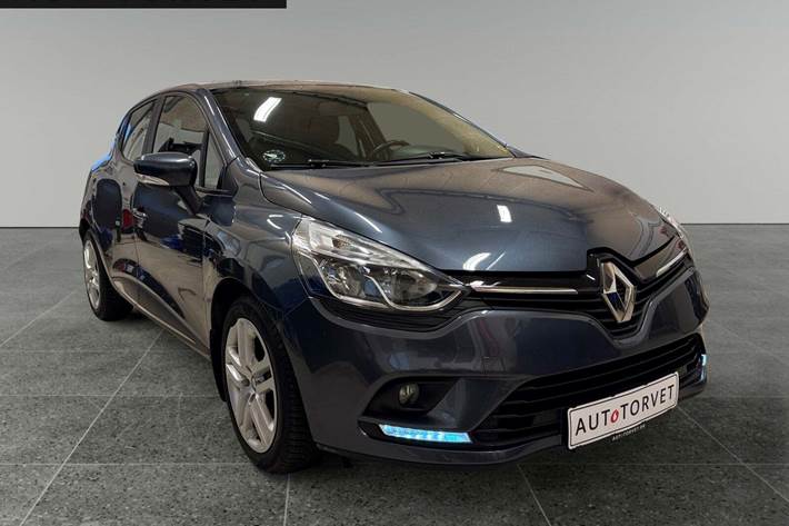 Grå Renault Clio IV fra 2016